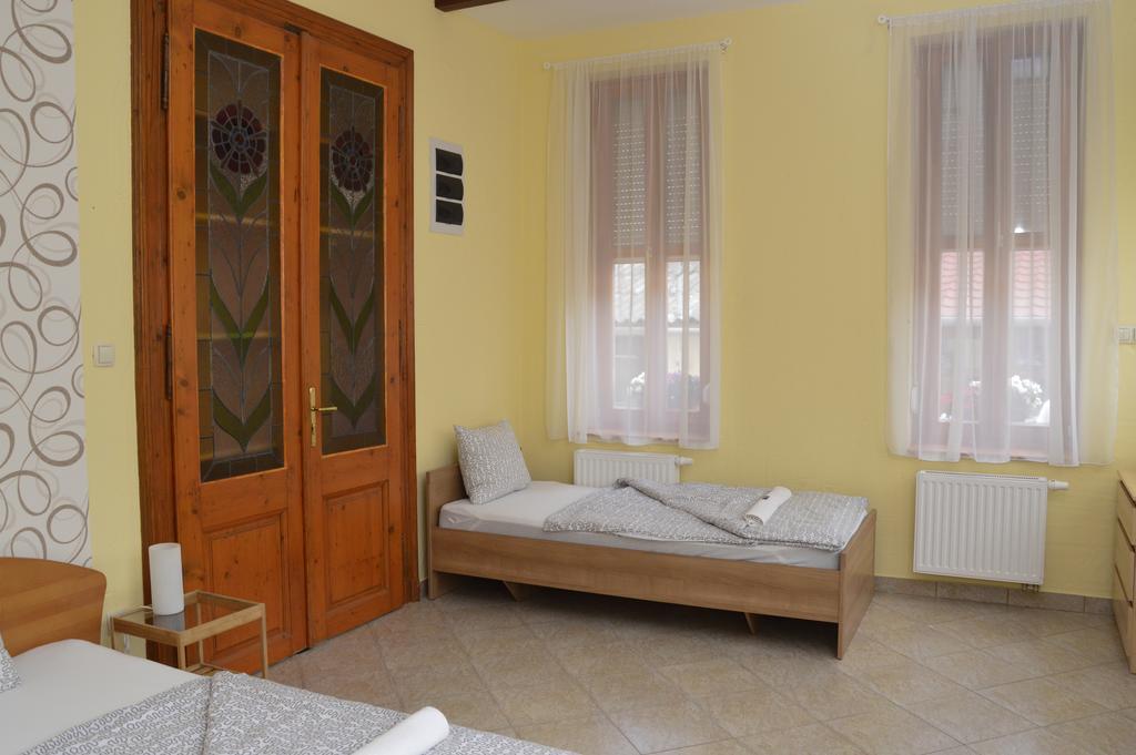 Mediterrán Vendégház Kecskemét Extérieur photo