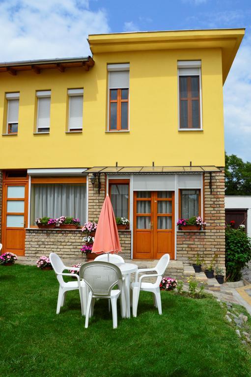 Mediterrán Vendégház Kecskemét Extérieur photo