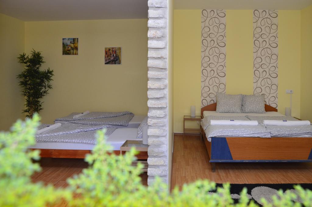 Mediterrán Vendégház Kecskemét Extérieur photo