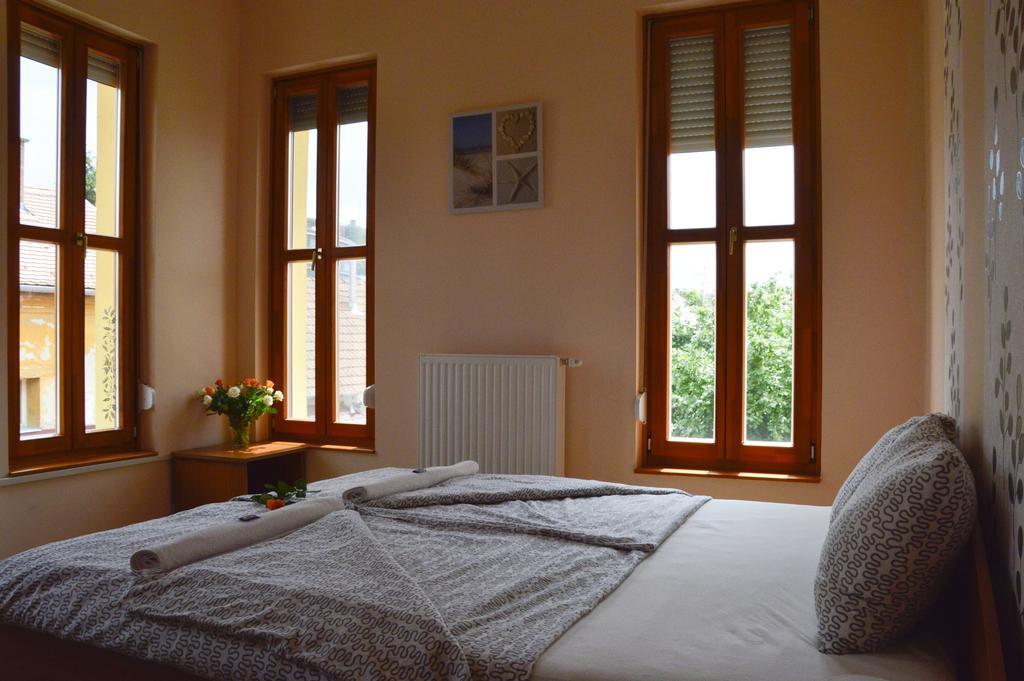 Mediterrán Vendégház Kecskemét Extérieur photo