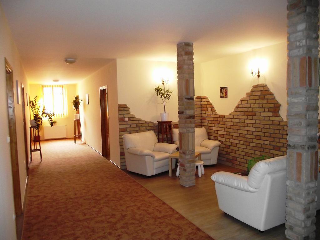 Mediterrán Vendégház Kecskemét Extérieur photo
