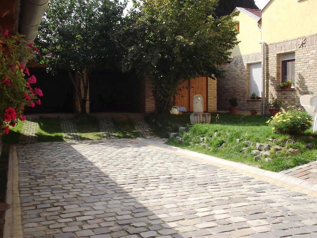 Mediterrán Vendégház Kecskemét Extérieur photo
